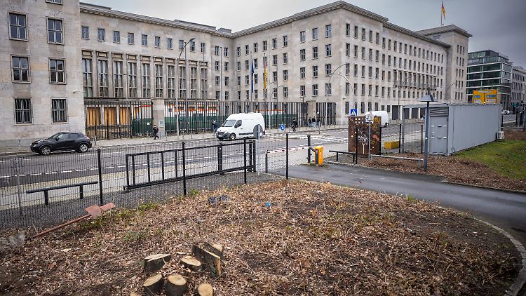 Finanzminister Lindners Ankündigung bringt neuen Zündstoff für den im Mai geplanten Flüchtlingsgipfel.