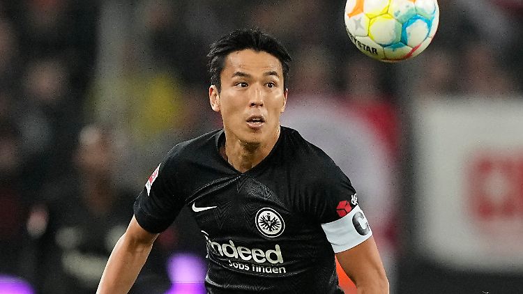 Hasebe bleibt noch lange bei der Eintracht.