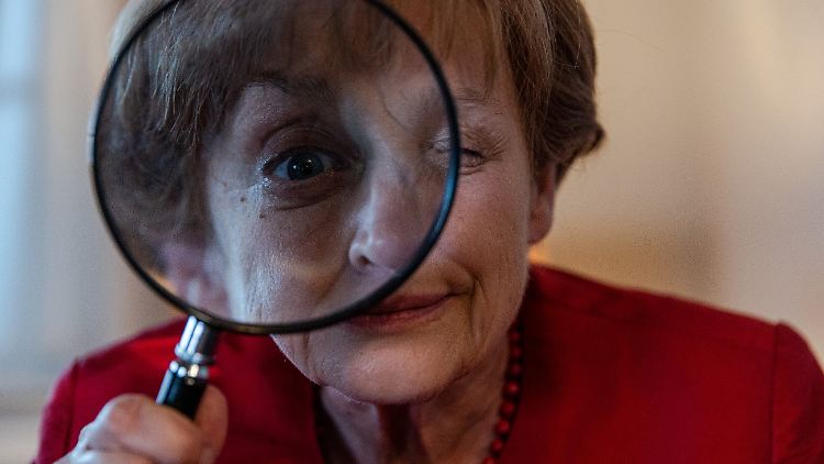 Miss Merkel (Katharina Thalbach) ermittelt.