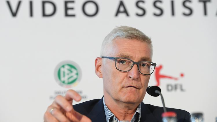 Lutz Michael Fröhlich ist genervt. 
