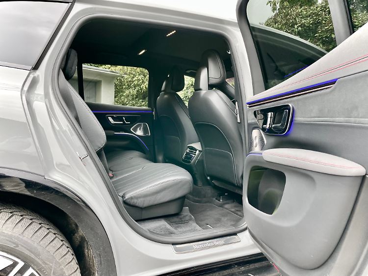 Viel Platz im Fond: Das Raumangebot macht das große Mercedes-SUV zum Reiseprofi.