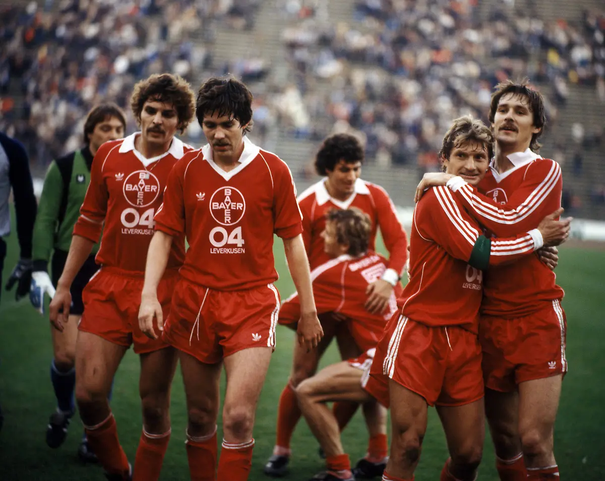 bg-leverkusen-saison-68