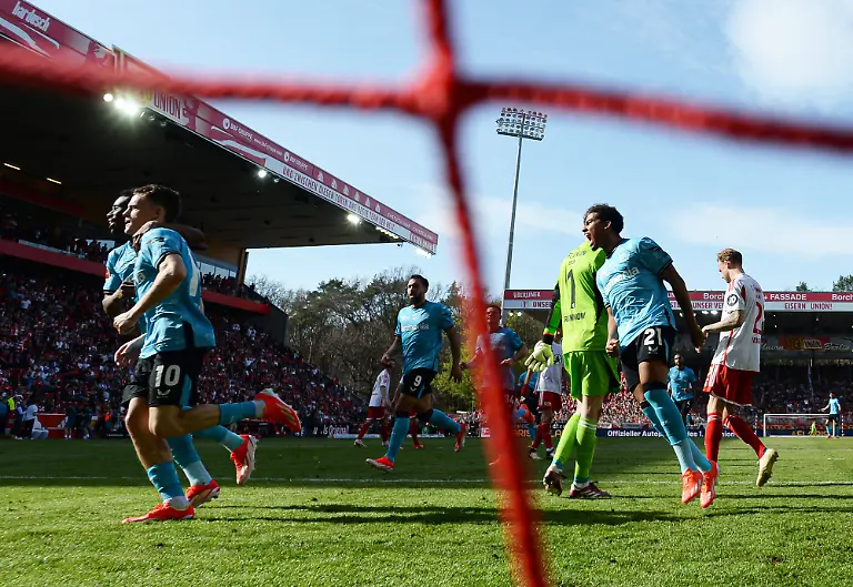 bg-leverkusen-saison-64