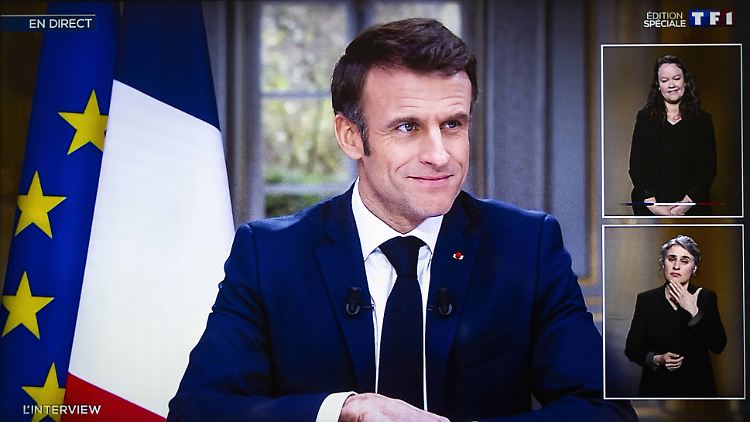 Lässt sich von der Wut auf der Straße nicht beeindrucken: Macron in einem seiner seltenen TV-Interviews.