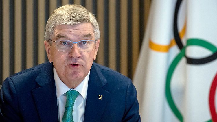 Thomas Bach gerät wegen seiner Russland-Haltung immer stärker unter Druck.