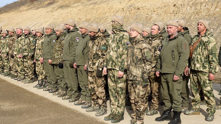 Russland rekrutiert immer wieder Tausende Kämpfer ohne militärische Ausbildung. 