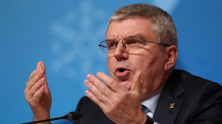Thomas Bach sieht die brisante Frage etwas anders.
