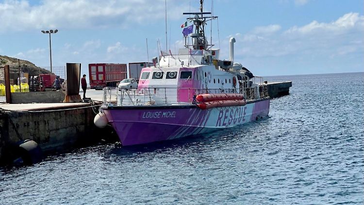Das Schiff "Louise Michel" darf derzeit nicht auslaufen.
