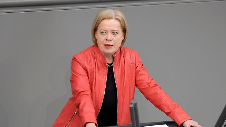 Linken-Politikerin Gesine Lötzsch hat sich in einer Rede von 2022 besonders nachvollziehbar ausgedrückt.