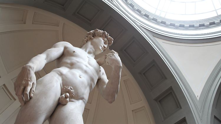 Einzigartig - aus Sicht mancher stramm Konservativer aber mit einem Makel, weil ohne Hose: die David-Statue in Florenz.
