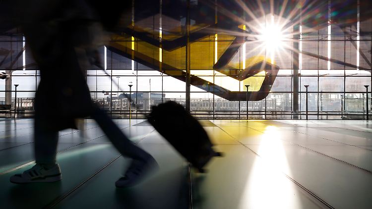 Eine Reiserücktrittversicherung umfasst laut BGH auch verloren gegangene Bonus-Flugmeilen. 