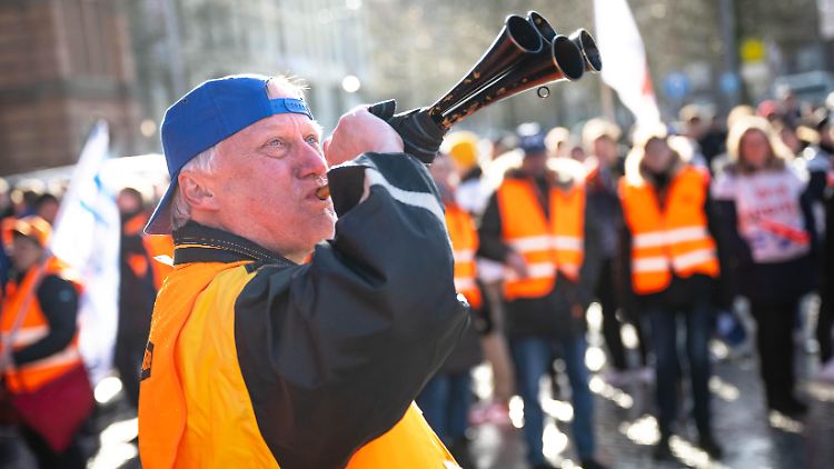 Am Montag legte unter anderem die Gewerkschaft EVG große Teile Deutschlands lahm. Bis einschließlich Ostern sollen aber keine weiteren Streiks folgen.