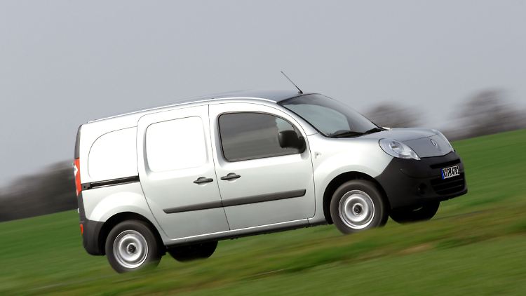 Die Basis für den möglichen kleinen Benz-Transporter könnte der Renault Kangoo stellen.