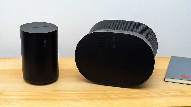 Sonos Era 100 (links) und Sonos Era 300