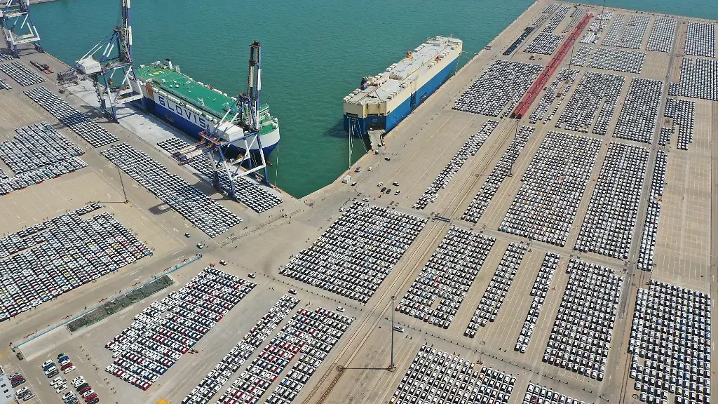 2023-05-04T050349Z-861603618-RC2YQ0AMW9L5-RTRMADP-3-CHINA-ECONOMY