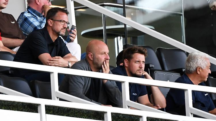 Dufner (M.) gehörte zum Kreis der Vertrauen Bobics.