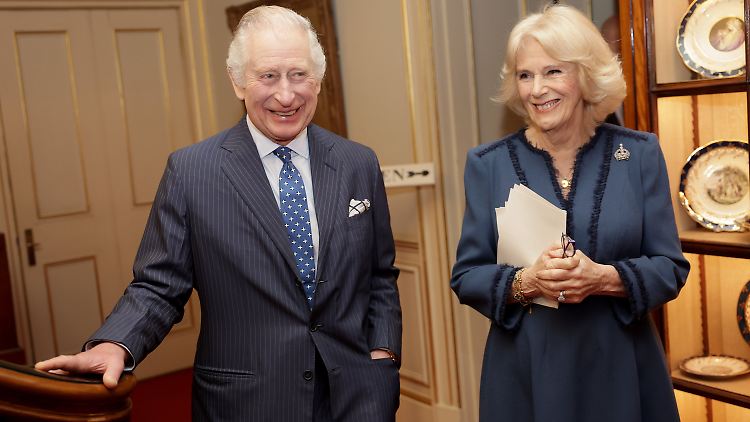 Außen britisch und innen deutsch? Unser
Autor hat da so seine Theorien. Charles und Camilla kennen das Thema wahrscheinlich bereits ...