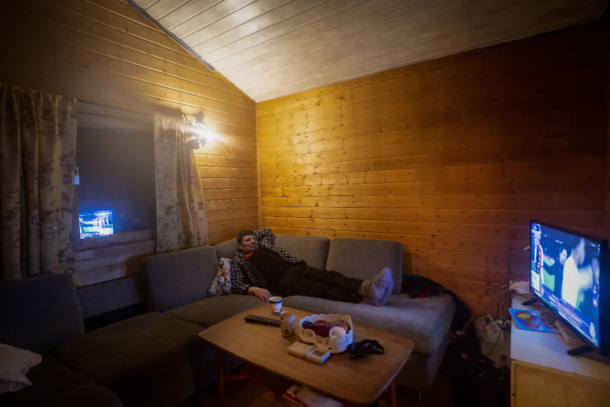 2024-04-03T080035Z-432703080-RC2MK6ALLUX9-RTRMADP-3-ARCTIC-REINDEER-NORWAY-POWER