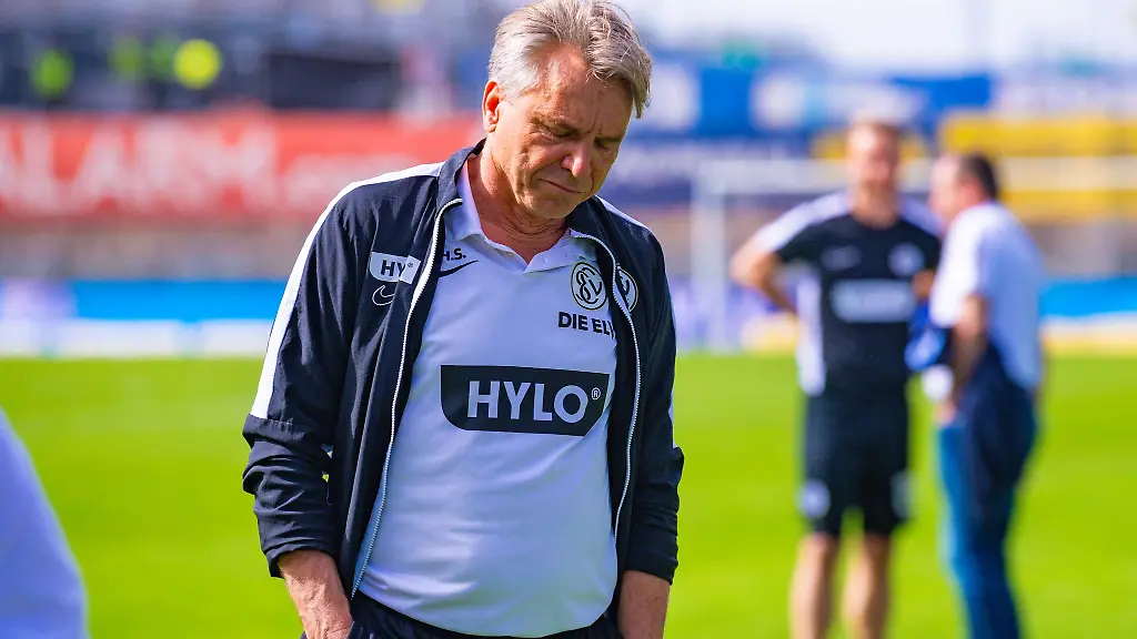 Elversbergs-Trainer-Horst-Steffen-ist-enttaeuscht