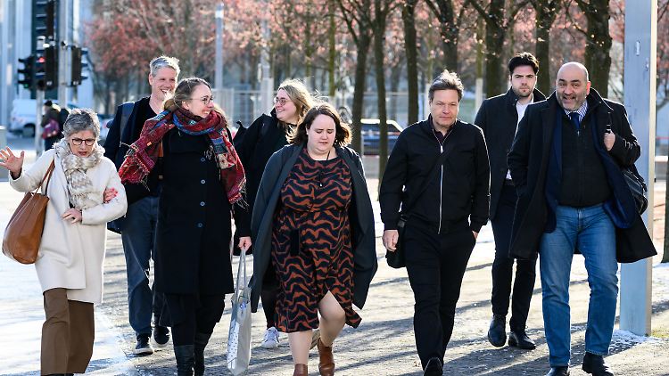Ricarda Lang (Mitte) sieht noch Luft nach oben.