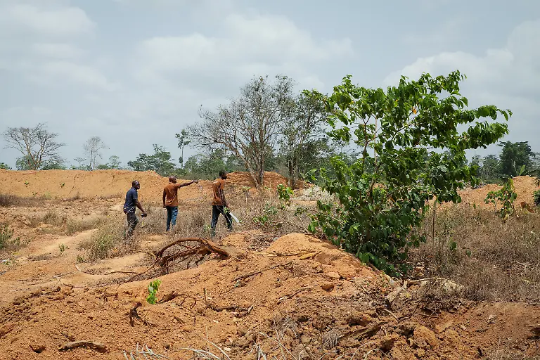 2024-03-28T130308Z-668586044-RC2OB6A9MU4J-RTRMADP-3-WESTAFRICA-COCOA