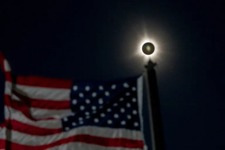 2024-04-08T220004Z-1500393642-RC2L27AWU6DB-RTRMADP-3-SOLAR-ECLIPSE-USA
