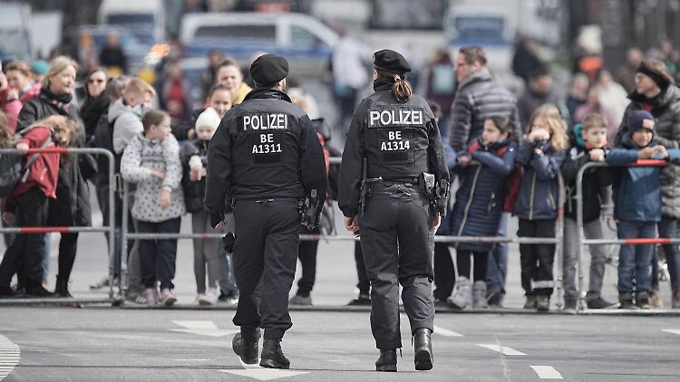 Der Empfang des Königs findet unter strengen Sicherheitsvorkehrungen statt.