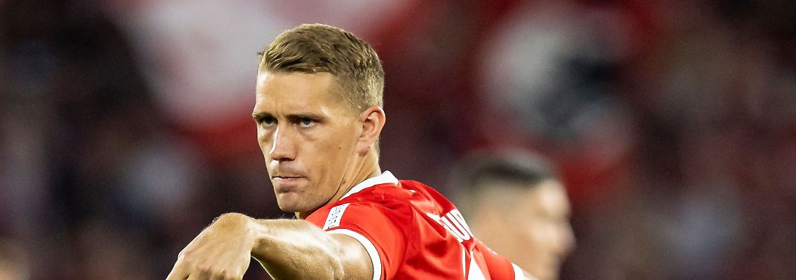 Freiburgs Nils Petersen gestikuliert.