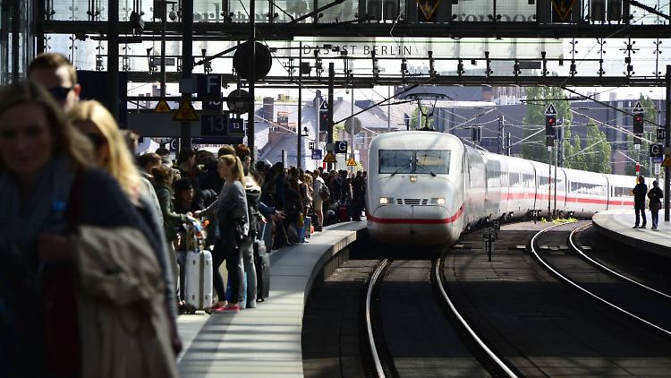 Die Bahn kämpft mit ihrer maroden Infrastruktur und hohen Energiepreisen.