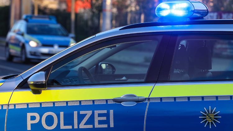Der Tatverdächtige wurde inzwischen in ein psychiatrisches Krankenhaus gebracht.