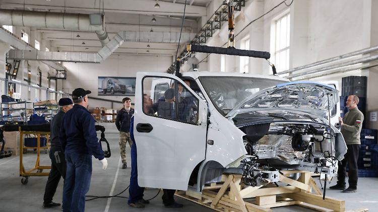 Lada ist in Russland Kult - und steckt in großen Schwierigkeiten.