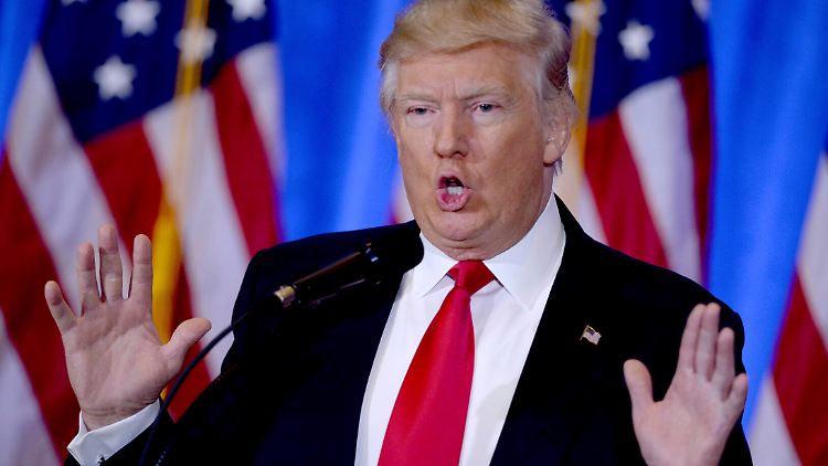 "Nein, ich habe nichts gemacht" - so ließe sich die Geste von Ex-US-Präsident Donald Trump deuten.