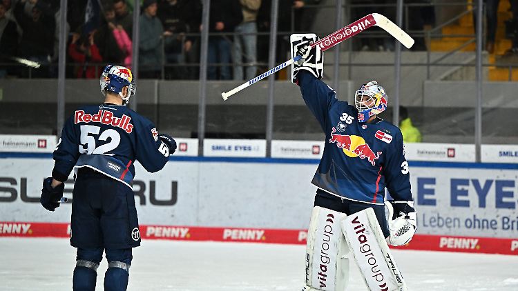 Münchens Goalie Mathias Niederberger hatte Pech - aber nicht entscheidend.