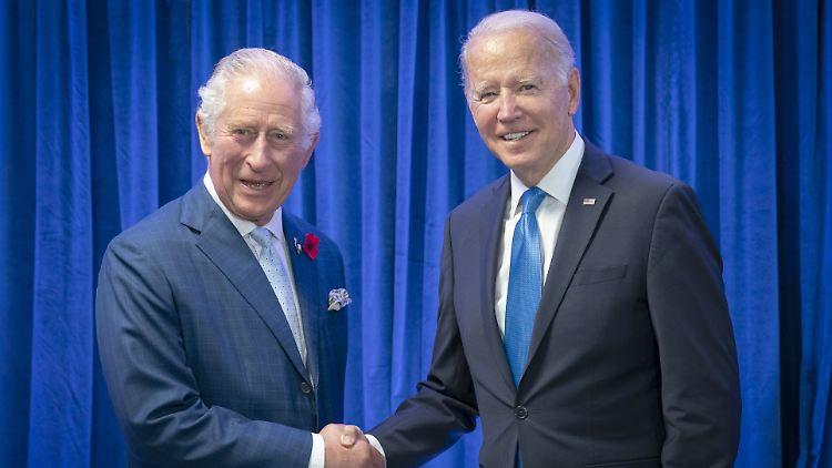 König Charles - damals noch Prinz - und Joe Biden (r.) bei einem Treffen in Schottland im Herbst 2021.
