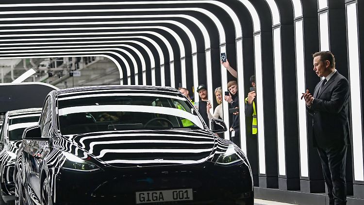 Bislang hat Tesla keine Gewerkschaft - das könnte sich bald ändern.