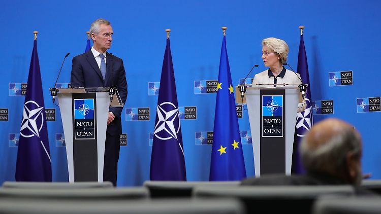 Nach Angaben der EU-Kommission bleibt Ursula von der Leyen ihr treu - und folgt nicht auf NATO-Generalsekretär Jens Stoltenberg.