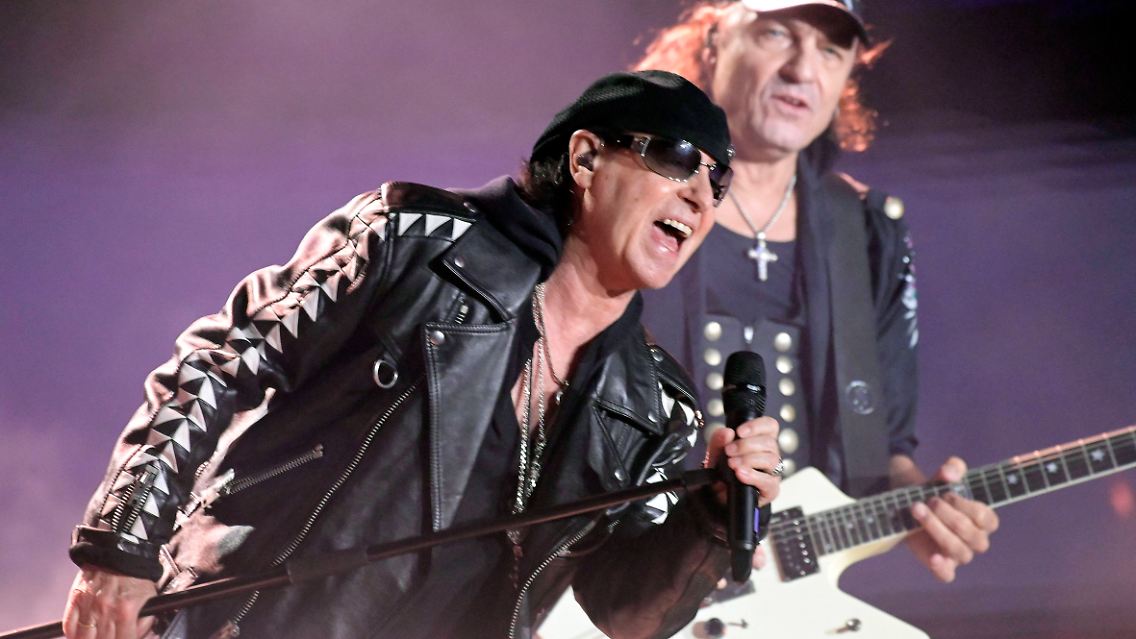 Silvester 2022 spielten die Scorpions live vor dem Brandenburger Tor.