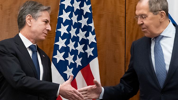 Bei einem Treffen in der Schweiz Anfang 2022 war das Verhältnis zwischen den Außenministern der USA und Russland, Blinken und Lawrow, noch nicht so zerrüttet. 