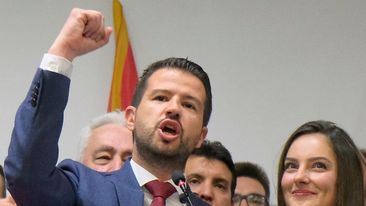 "Dieser Sieg wird Montenegro verändern", sagte Jakov Milatovic am Abend nach der Wahl.