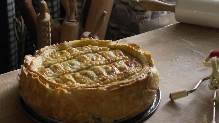 Die Torta Pasqualina steht bei vielen Familien auf dem Ostertisch.