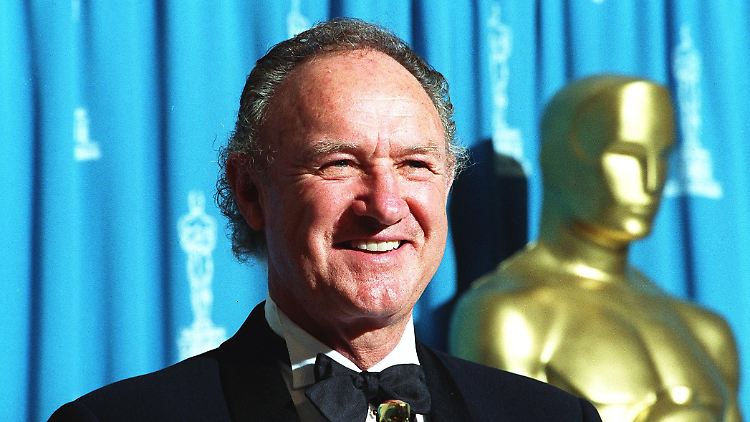 Darf gleich zwei Goldjungen sein Eigen nennen: Schauspiel-Legende Gene Hackman, hier bei der Oscar-Verleihung 1993.