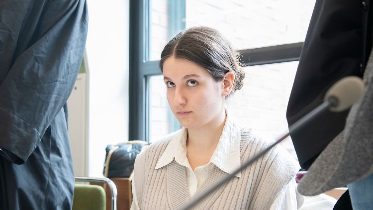 "Die ganze Zeit wurde ich ausländerfeindlich beschimpft", so die Schülerin mit türkischen Wurzeln und deutschem Pass. 