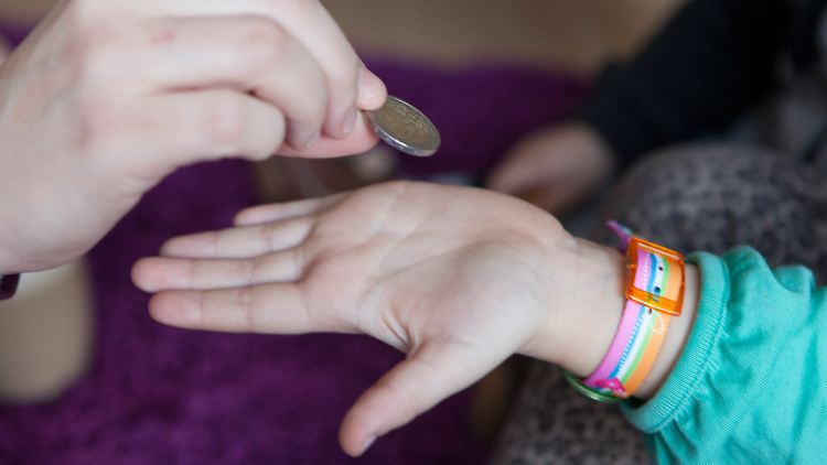 Familienministerin Paus braucht nach eigenen Angaben mindestens 12 Milliarden Euro mehr im Kampf gegen Kinderarmut.