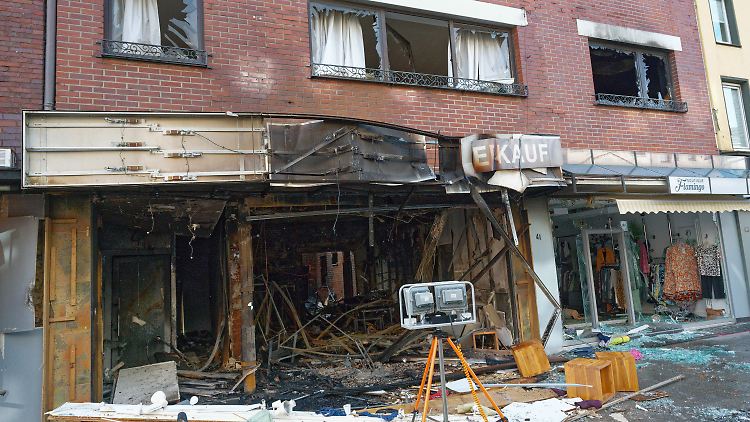 Die Explosion ereignete sich in einem viergeschossigen Wohn- und Geschäftshaus.