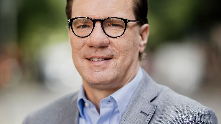 Nico Lange ist Senior Fellow der Zeitenwende-Initiative der Münchner Sicherheitskonferenz und war Leiter des Leitungsstabs im Verteidigungsministerium. Lange hat in Russland und in der Ukraine gelebt.