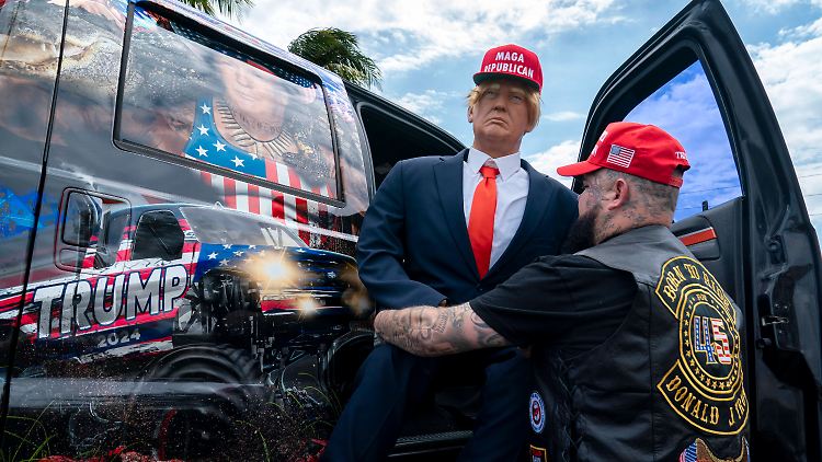 Die MAGA-Fangemeinde ist groß und so auch die Masse der Trump-Fan-Artikel. 
