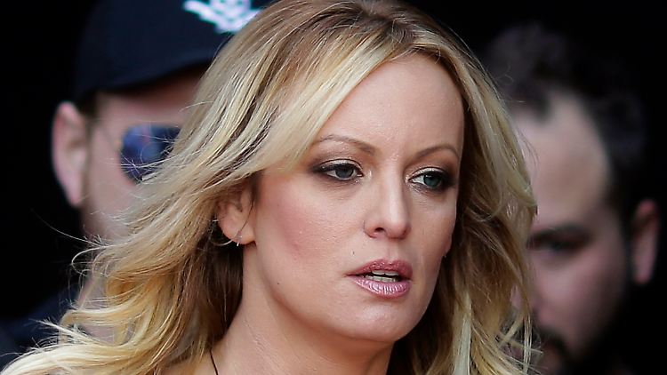 Stormy Daniels muss in einer Verleumdungsklage den Anwälten von Donald Trump ihre Kosten zurückerstatten. 