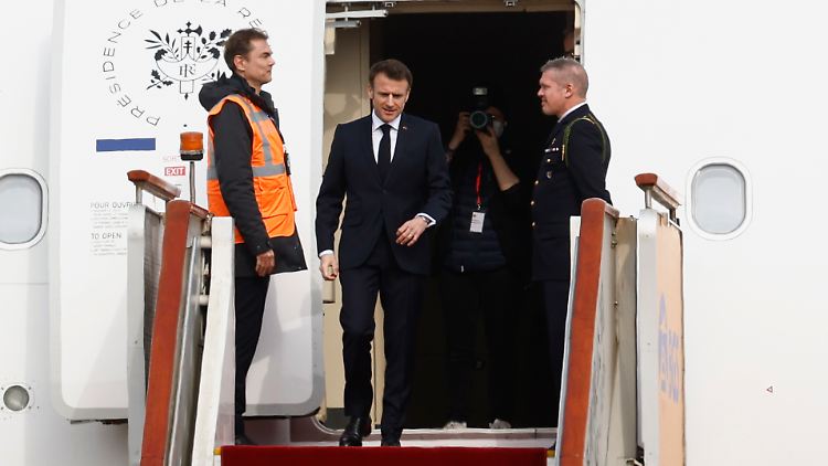 "Wir müssen unsere Industrien in gewisser Weise von Risiken befreien", sagte Macron.