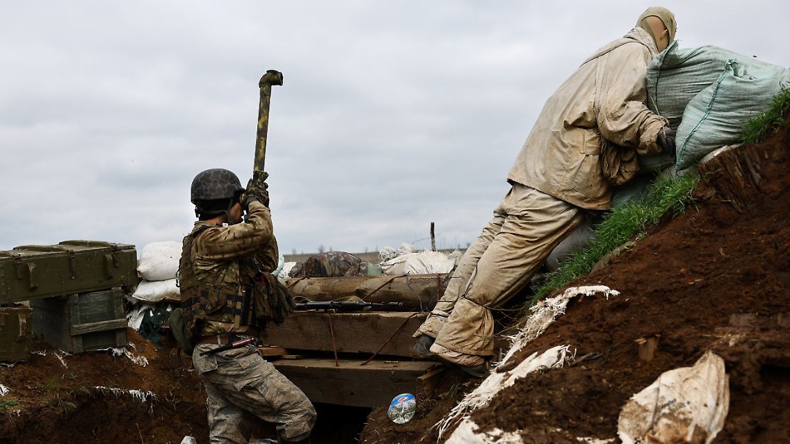 2023-04-04T134855Z_2096122909_RC2K70AV3WUQ_RTRMADP_3_UKRAINE-CRISIS-EAST.JPG