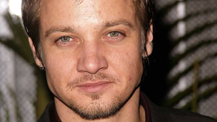 Glück im Unglück - ohne Hilfe hätte er den Unfall nicht überlebt: Jeremy Renner.
